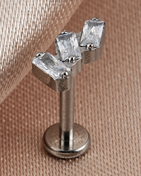 Piercing Retângulo de inclinação tripla 