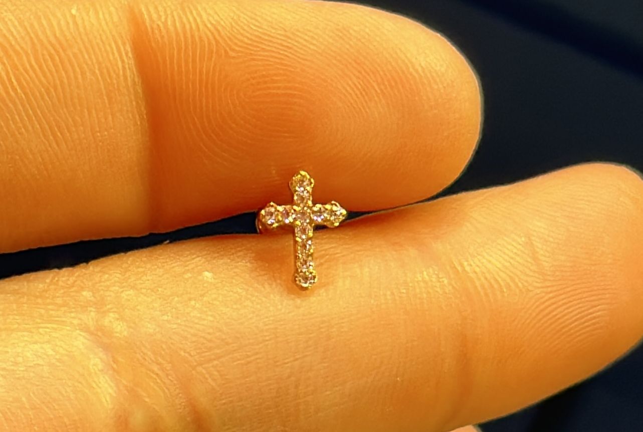 Cruz com Cz Gold  Nova