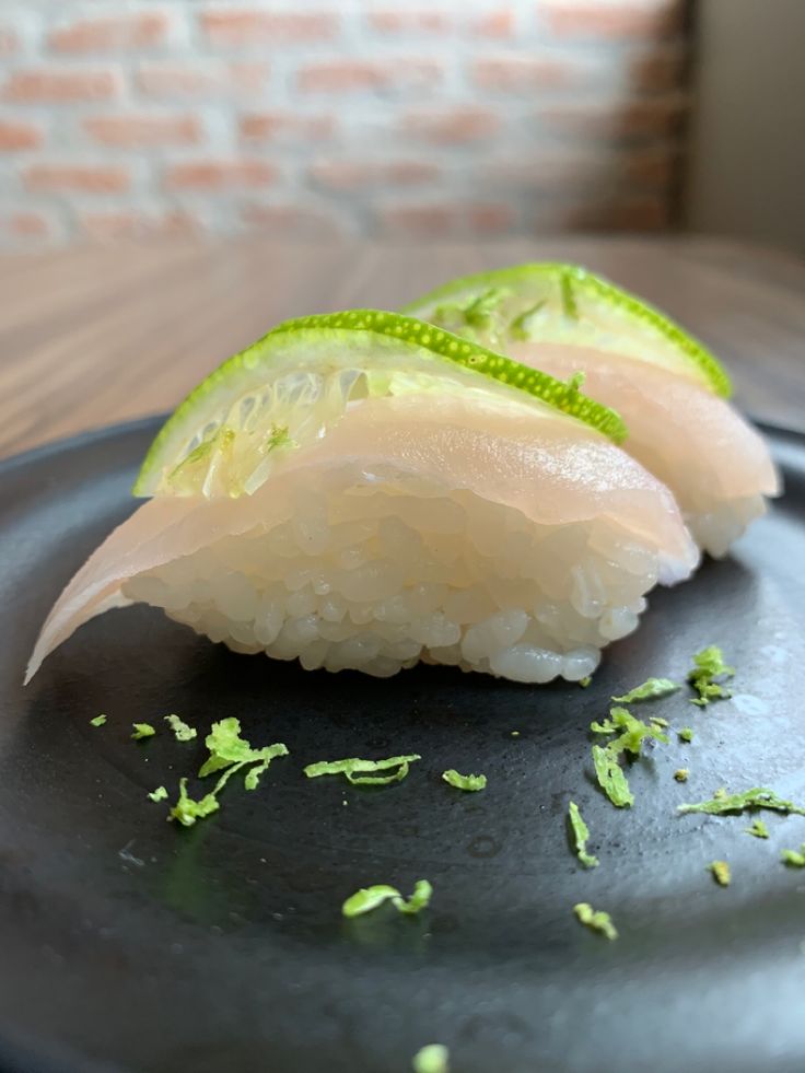 Niguiri peixe manteiga 4un