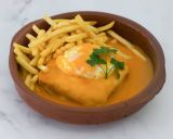 01 | FRANCESINHA VEGETARIANA [Sandwich made with, vegetables, seitan and vegetable chorizo. Covered with melted cheese and hot and thick spiced tomato and beer sauce, Served with french fries and with a fried egg on top]
