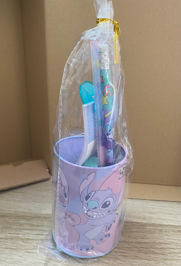 Conjunto de Papelaria com Copo Stitch 