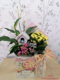 Caixa decorada com flores naturais