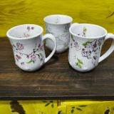 Caneca decorada com flores