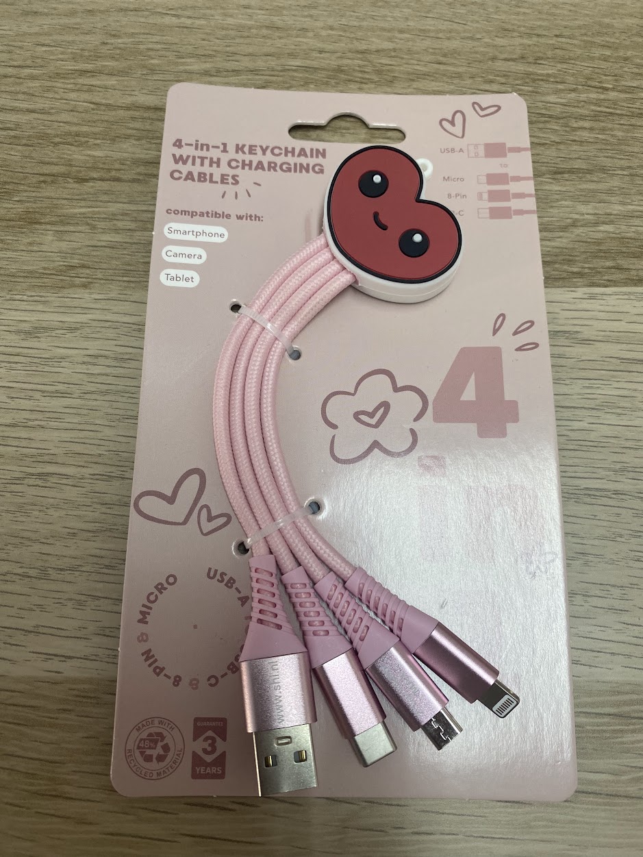 Porta-chaves 4 em 1 com cabos de carregamento Coração