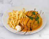 04 | VEGY BURGER [Vegetable burger covered with cheese and with Francesinha sauce, served with french fries]