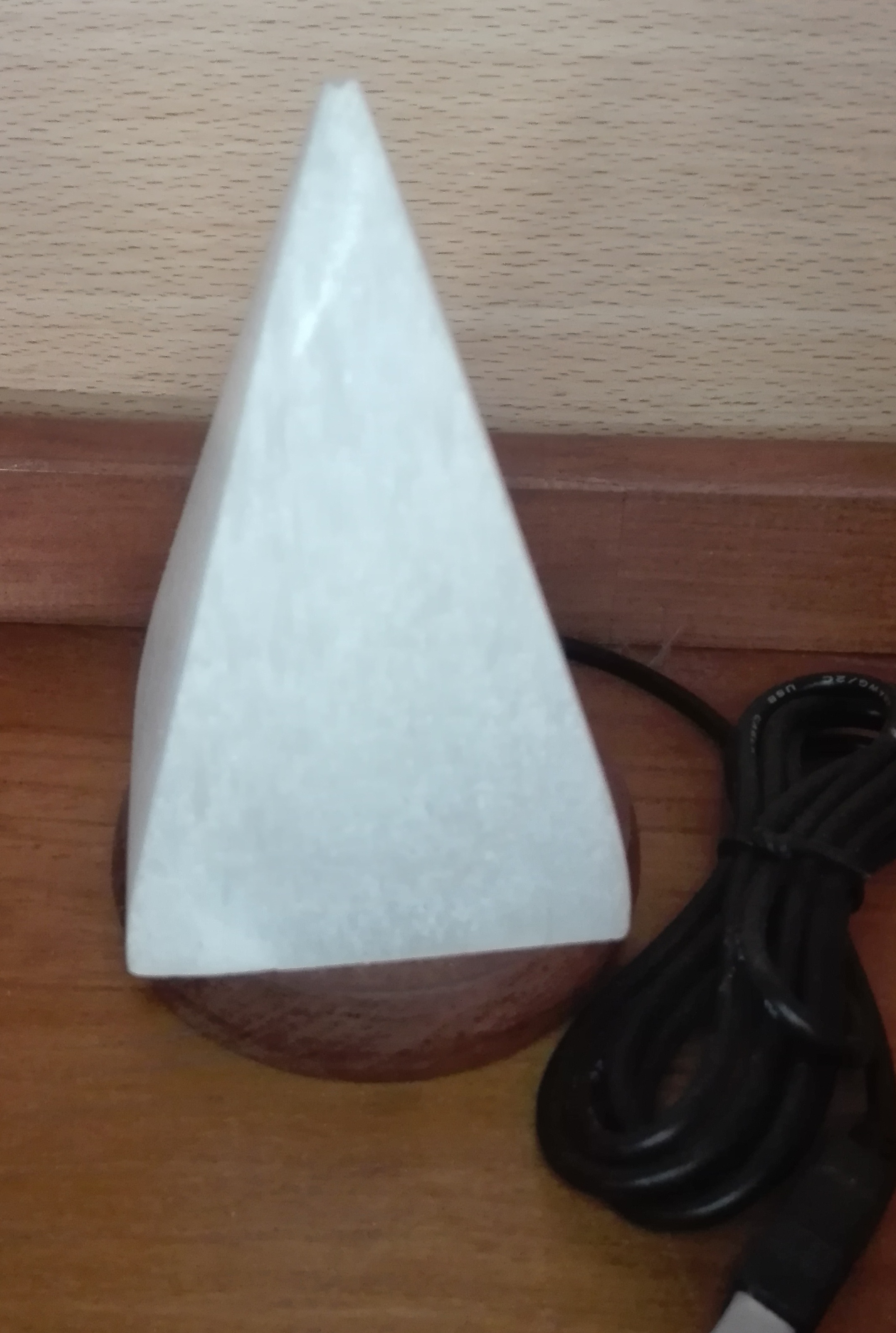 2x lampara selenita  USB piramide( candeeiro)