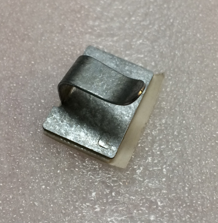 CLIP ADESIVO COM SUPORTE