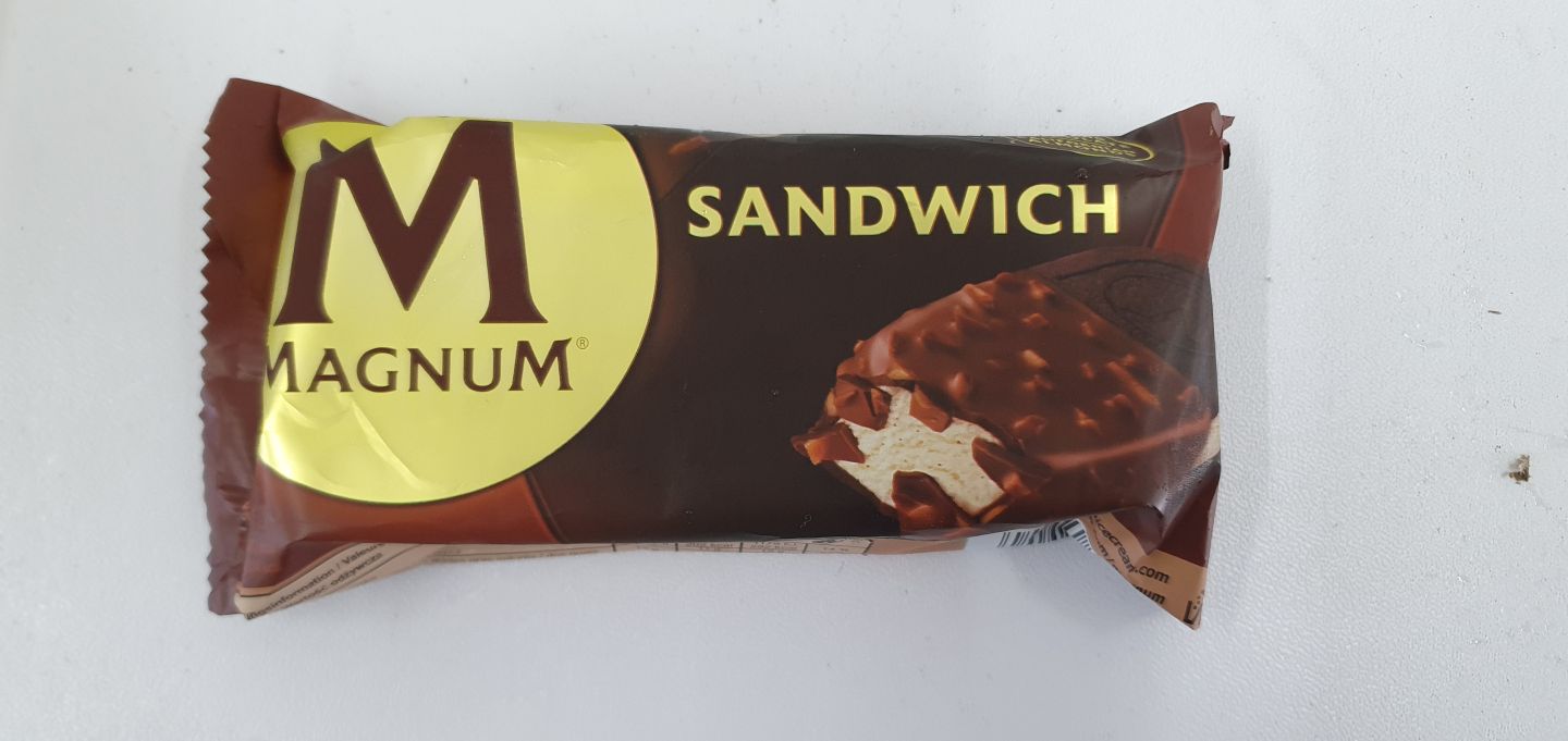 MAGNUM SANDWICH ALMOND