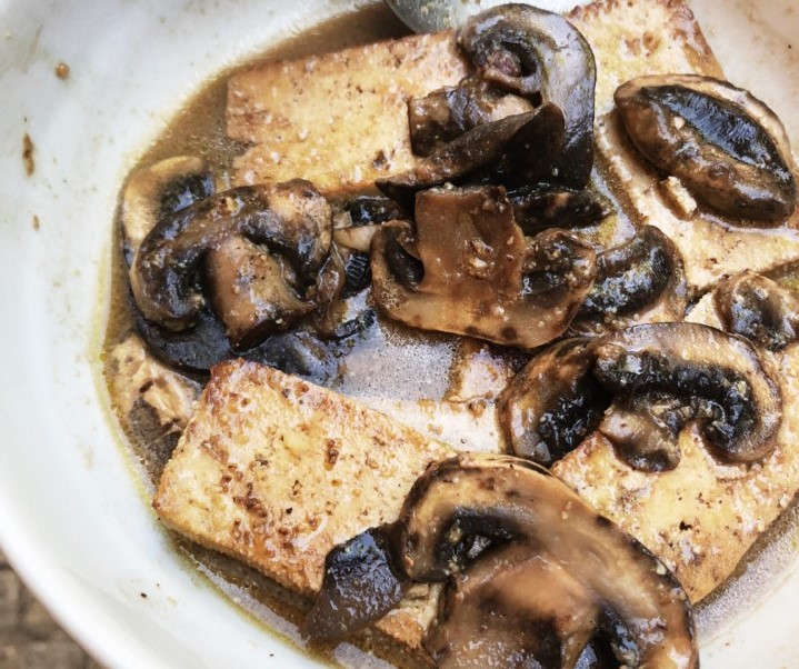 Bifinhos de Tofu com Natas e Cogumelos