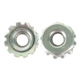 PORCA DE FIXAÇÃO COM REBORDO INFERIOR PARA GUARDA-LAMAS