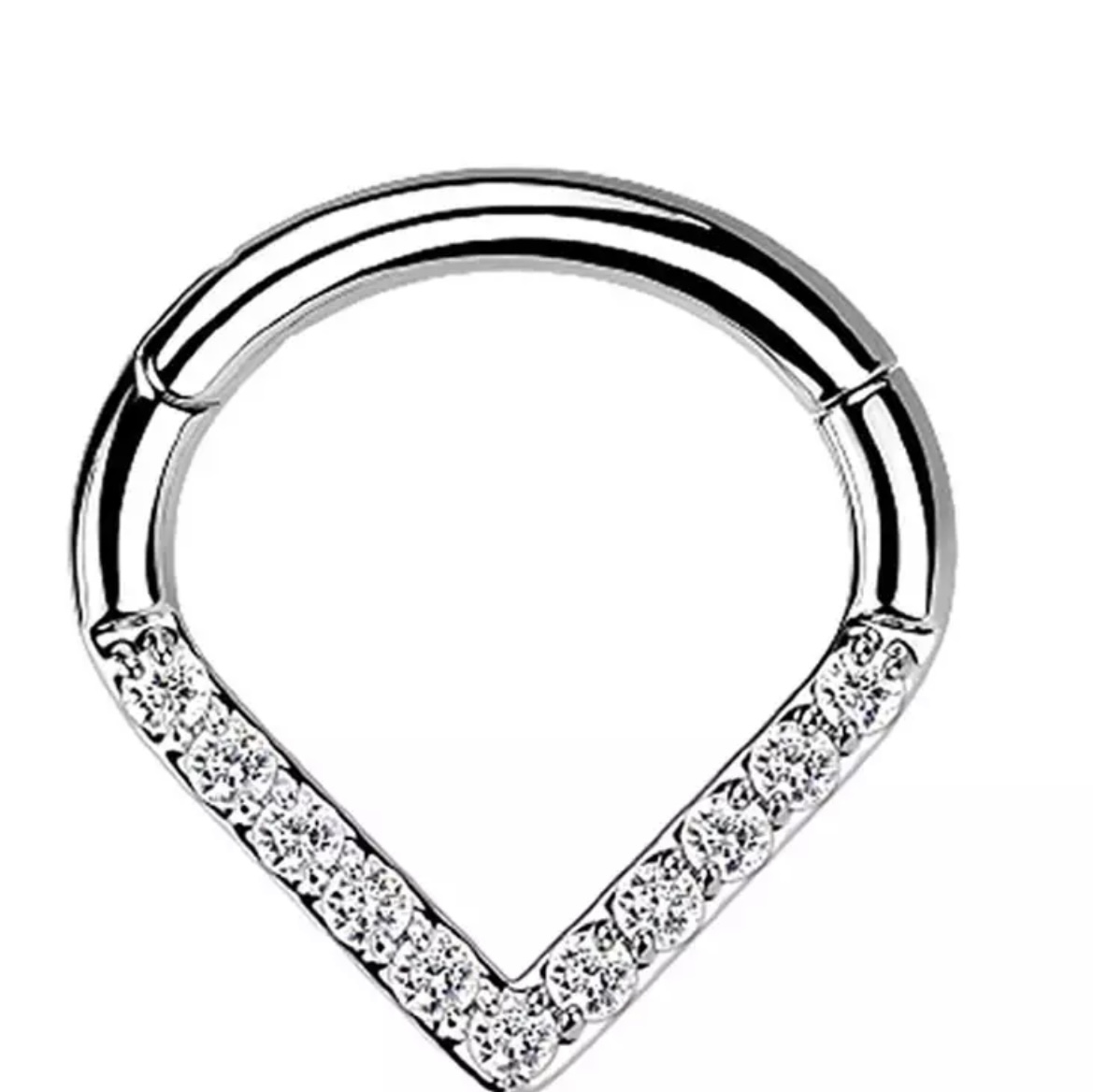 Argola em V cravejada com zirconias Titanio