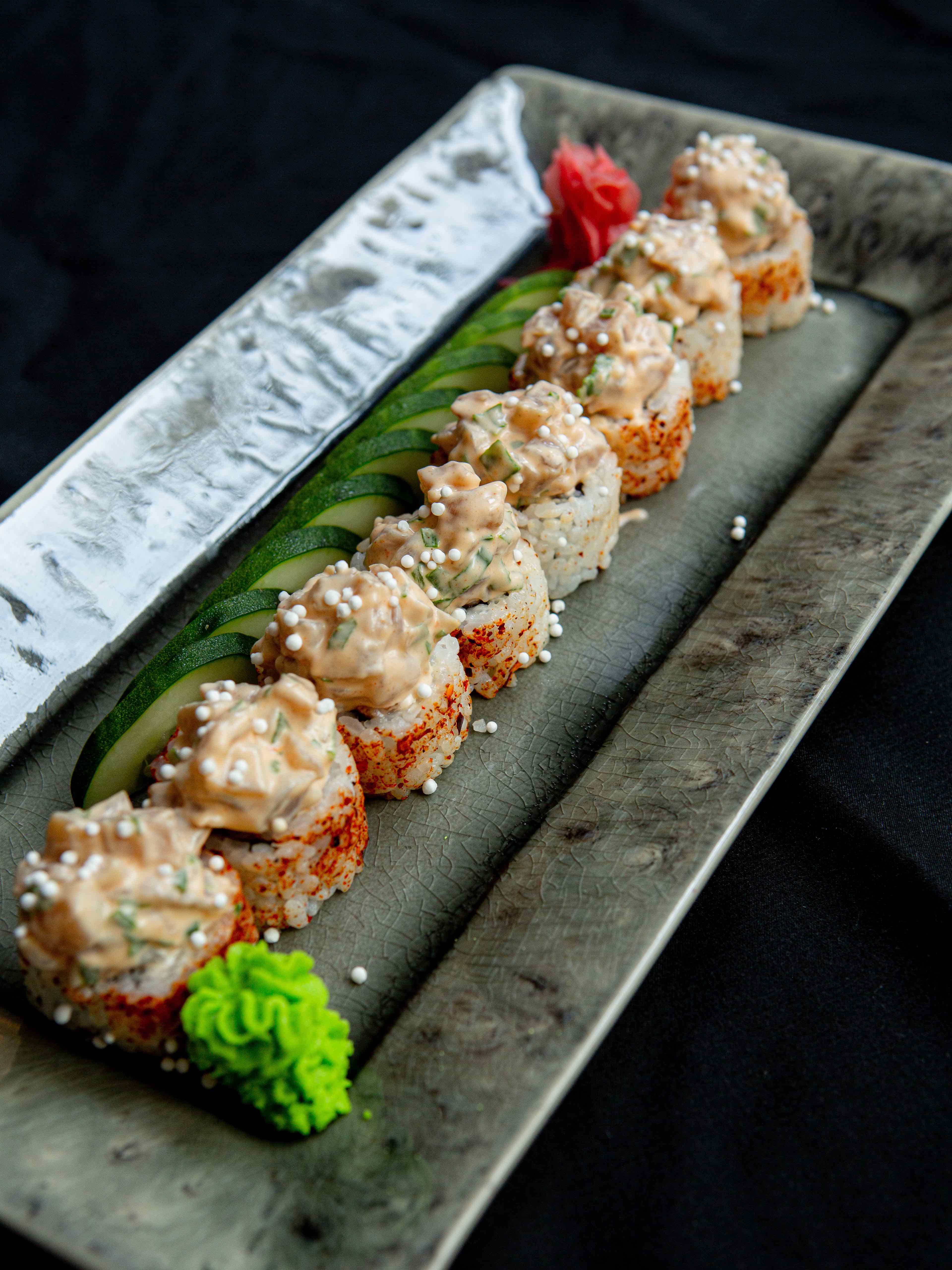 Spicy tuna tartar roll